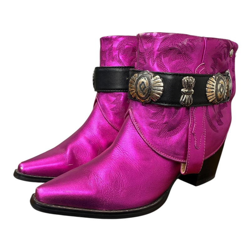 9 Metallic Pink & Concho Belt Canty Boots®