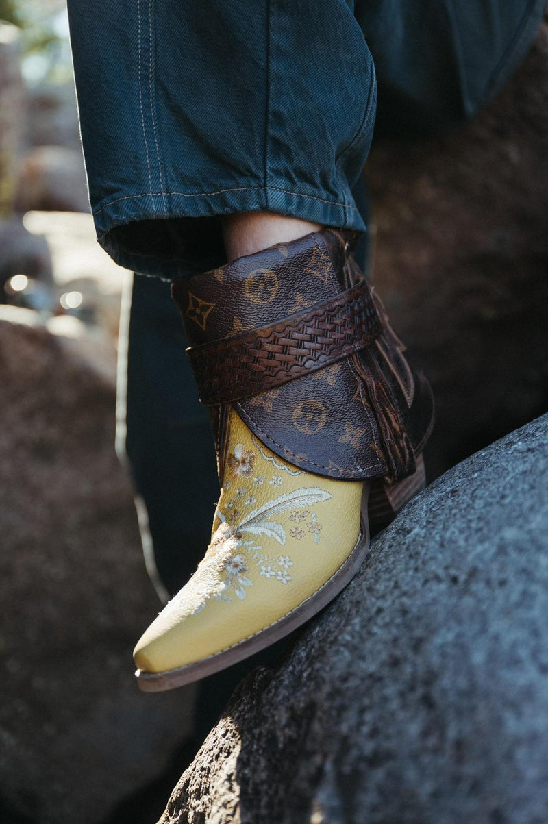 7 Floral Yellow & Brown with Designer Canty Boots®