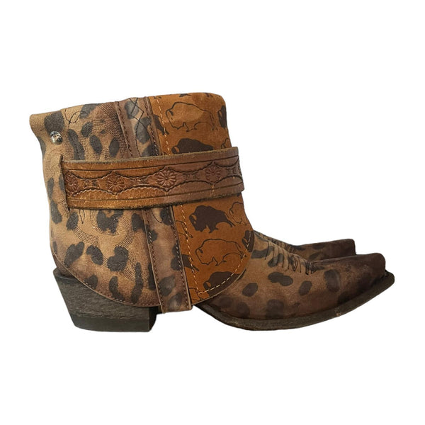 7.5 Leopard & Buffalo Print Canty Boots®