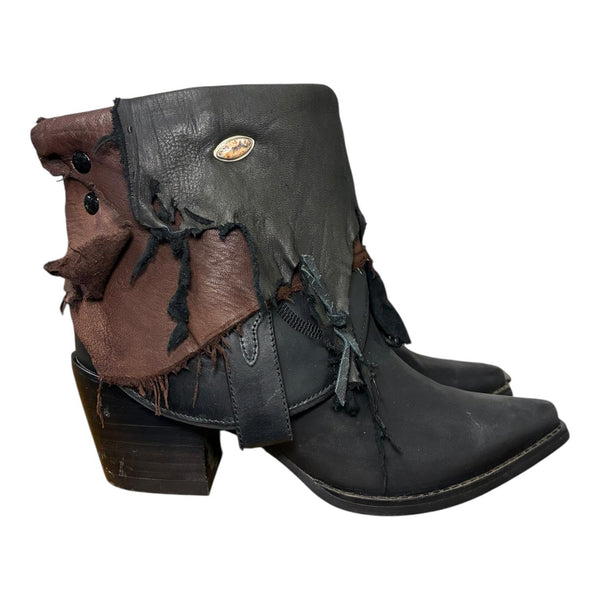 7.5 Black & Layered Leather Canty Boots® with Concho