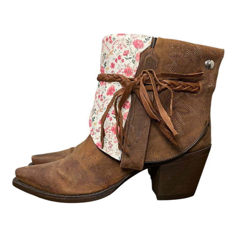 6 Brown & Pink Floral Print Canty Boots®