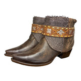 11 Brown & Textured Leather Canty Boots®