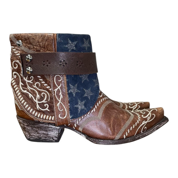 8.5 Embroidered Brown & Silver Stars Canty Boots®