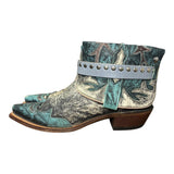9 Tooled Turquoise & Cream Canty Boots®