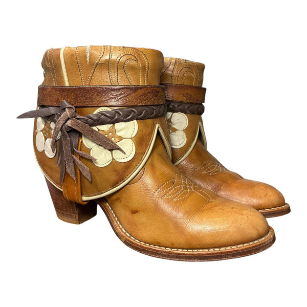 7 Tan & Floral Stacked Heel Canty Boots®