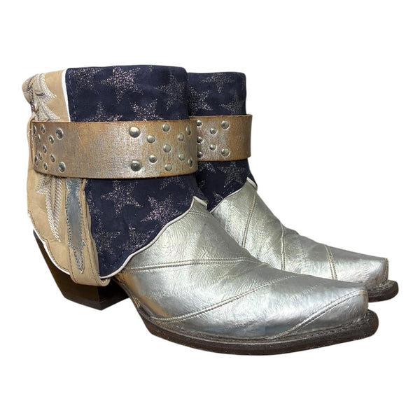 7.5 Exotic Silver & Glitter Stars Canty Boots®