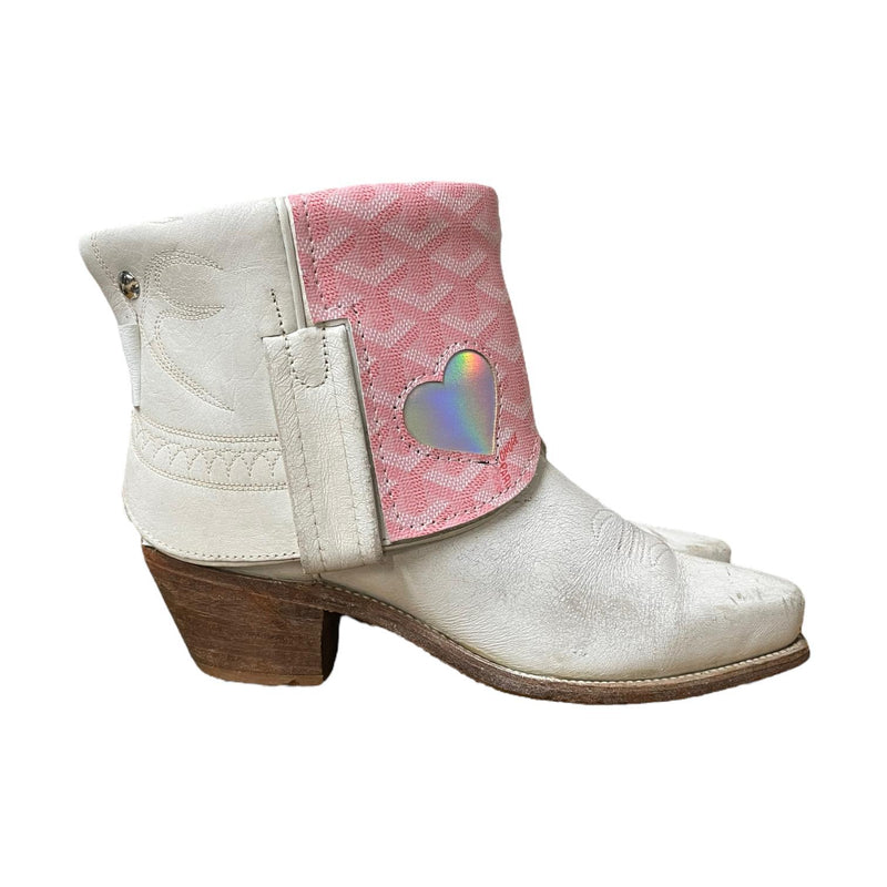 8 White & Pink Designer Canty Boots®