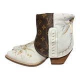 7.5 Cream Embroidered Floral & Designer Canty Boots®