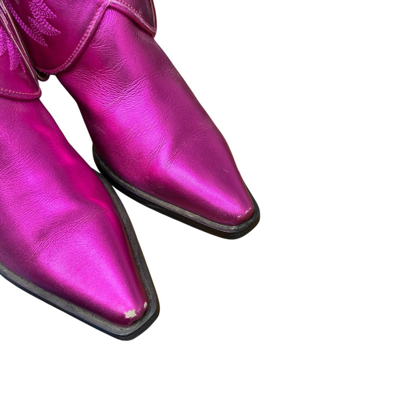9 Metallic Pink & Concho Belt Canty Boots®