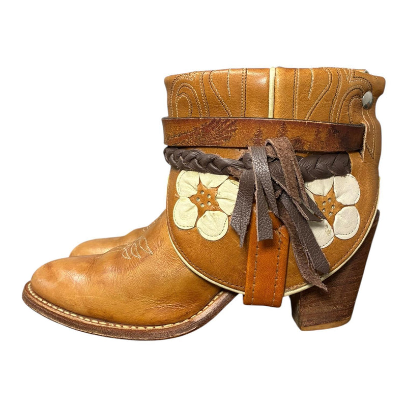 7 Tan & Floral Stacked Heel Canty Boots®