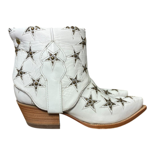 8 White & Studded Stars Canty Boots®