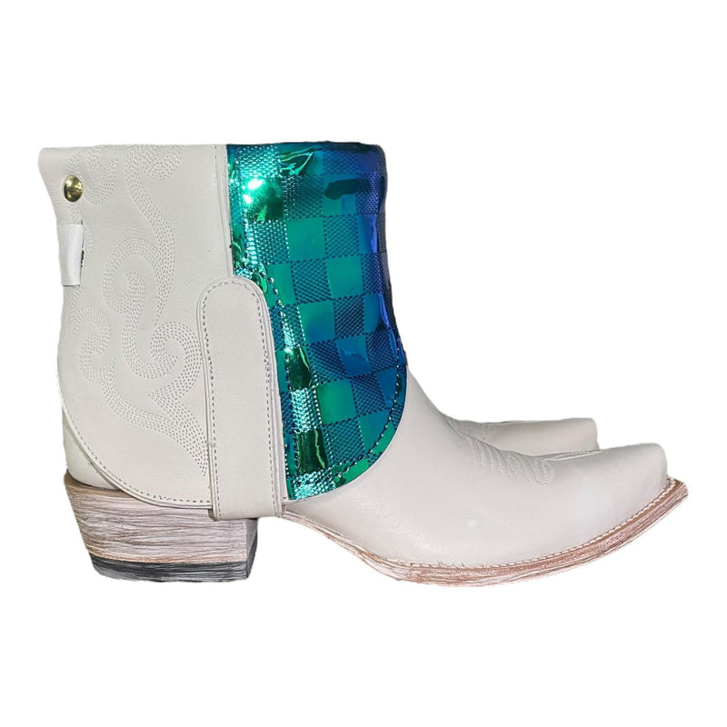 9 White & Designer Canty Boots®