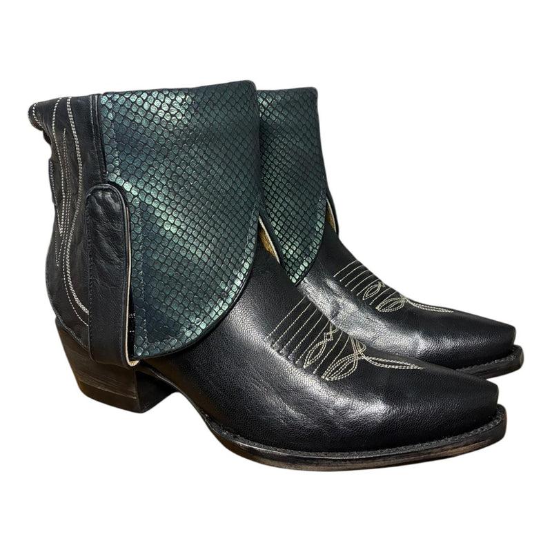 7.5 Black & Metallic Scales Canty Boots®