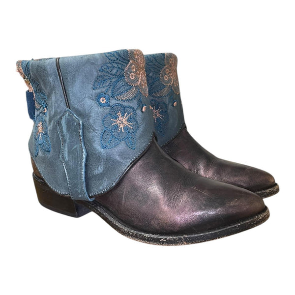 10 Metallic & Blue Floral Embroidered Canty Boots®