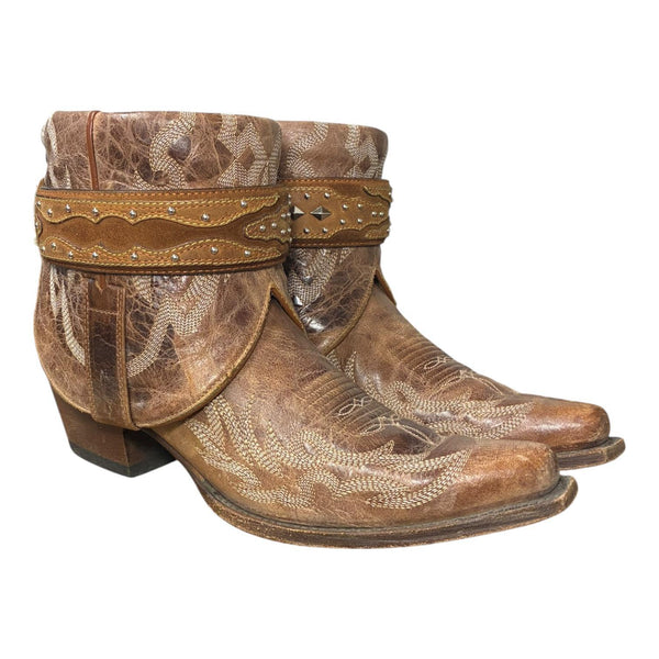 8.5 Embroidered Brown & Studded Canty Boots®