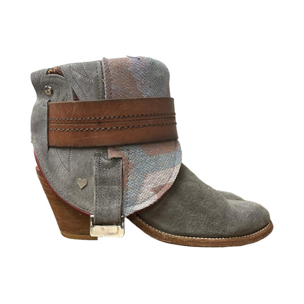 8 Gray & Wool Rough Out Stacked Heel Canty Boots®