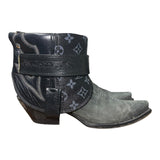 8 Gray & Black with Designer Canty Boots®